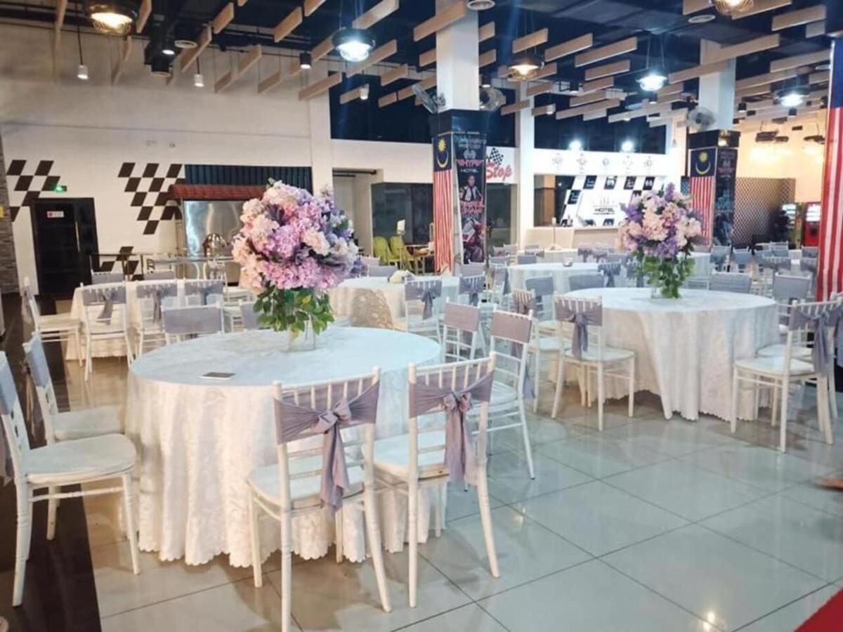 Hype Motorsport Hotel Nilai Zewnętrze zdjęcie