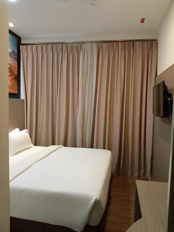 Hype Motorsport Hotel Nilai Zewnętrze zdjęcie