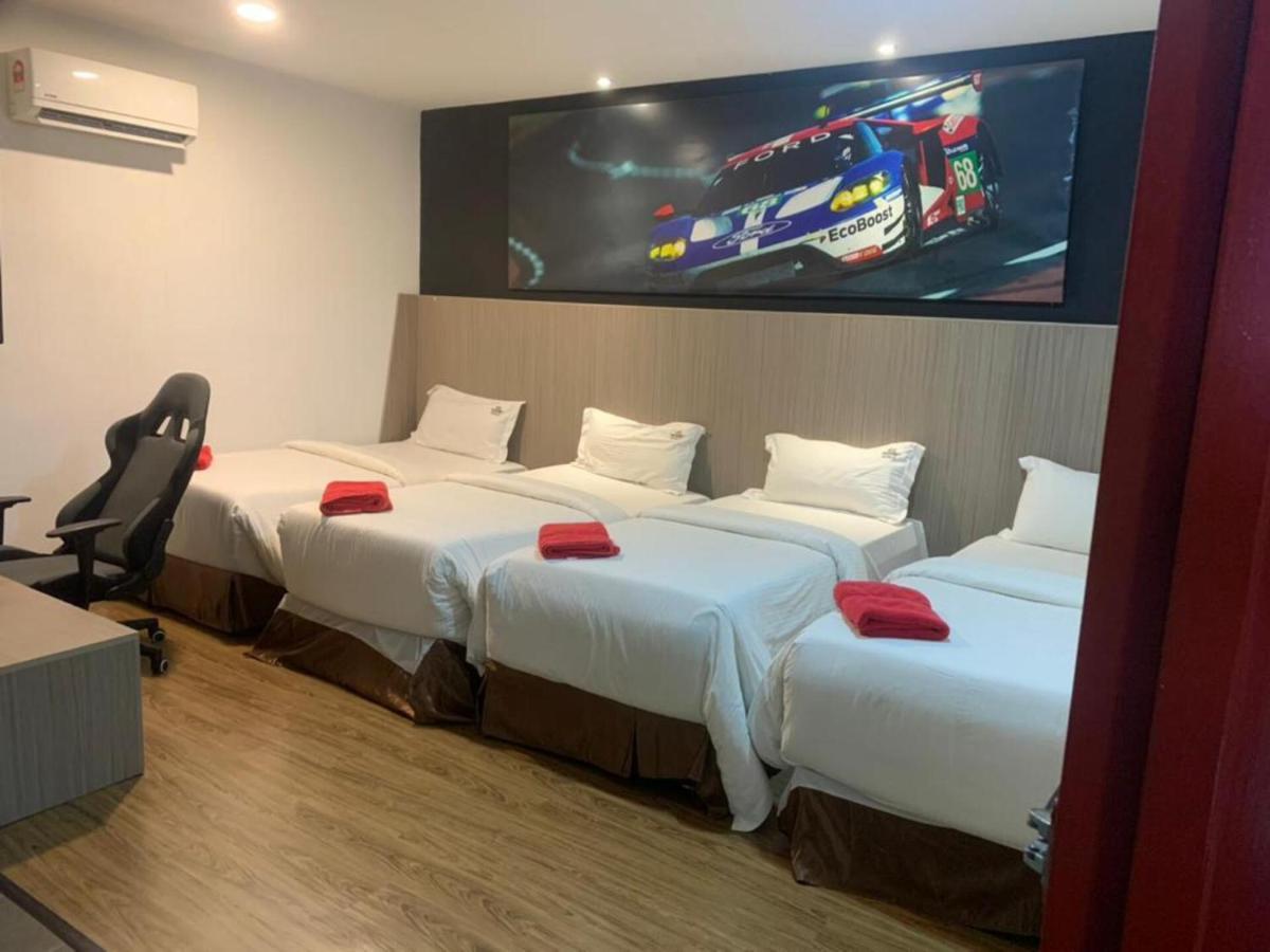 Hype Motorsport Hotel Nilai Zewnętrze zdjęcie