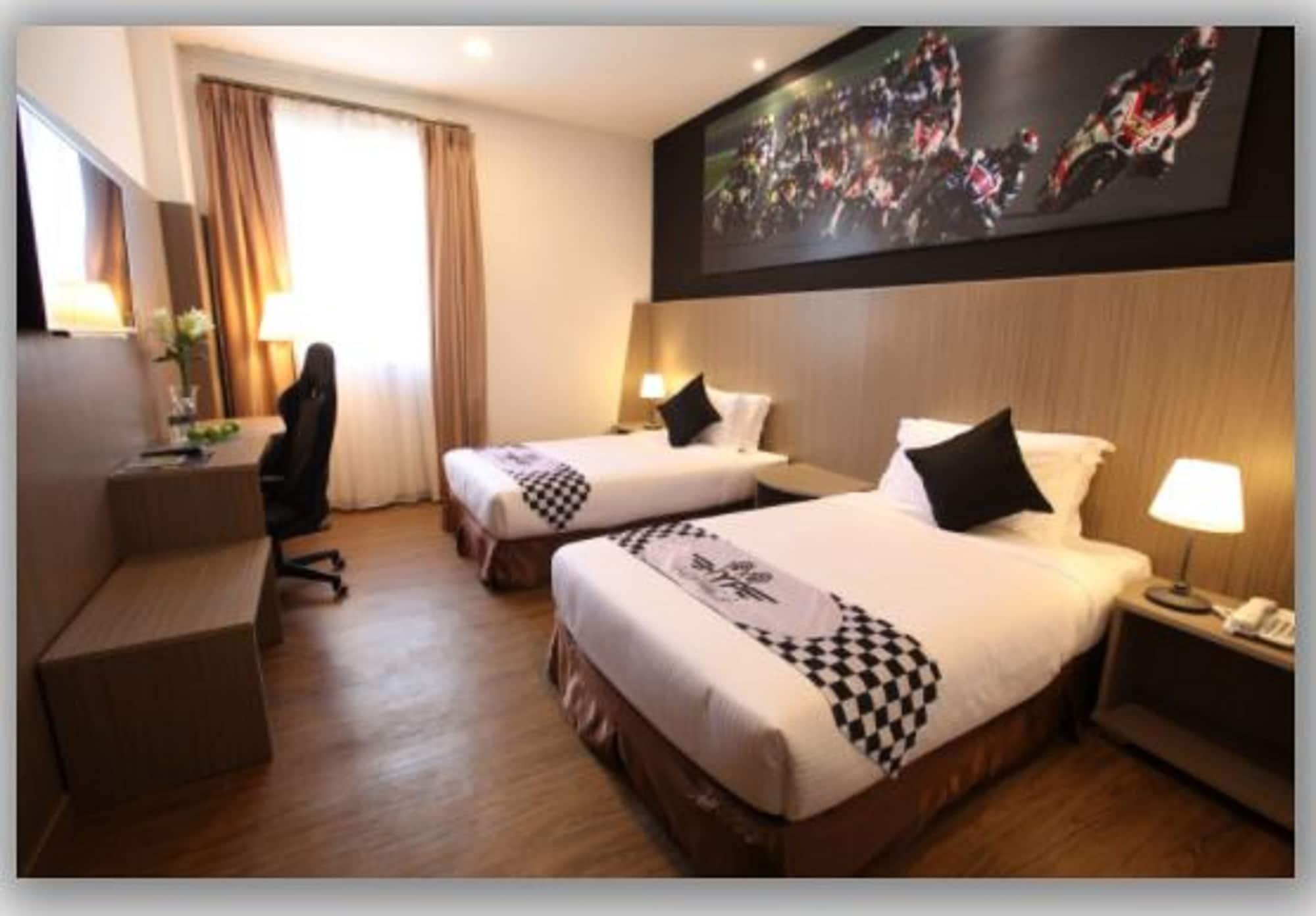 Hype Motorsport Hotel Nilai Zewnętrze zdjęcie
