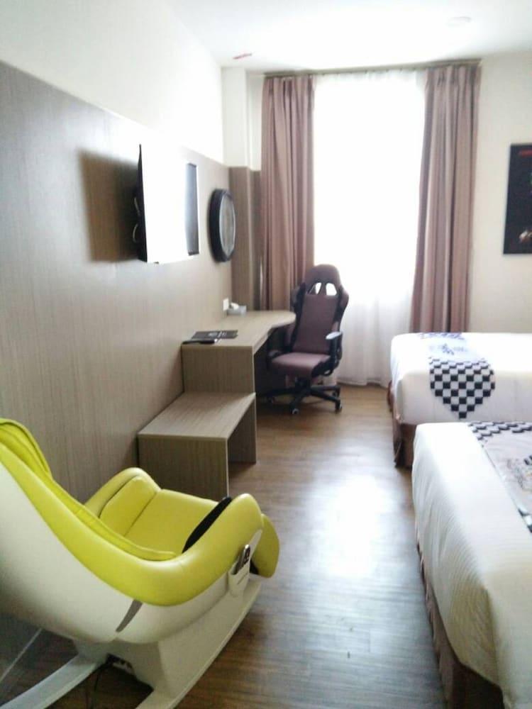 Hype Motorsport Hotel Nilai Zewnętrze zdjęcie