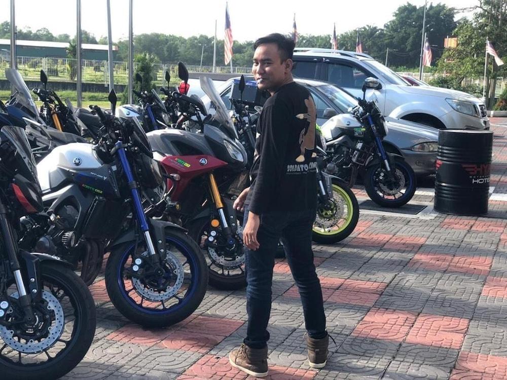 Hype Motorsport Hotel Nilai Zewnętrze zdjęcie