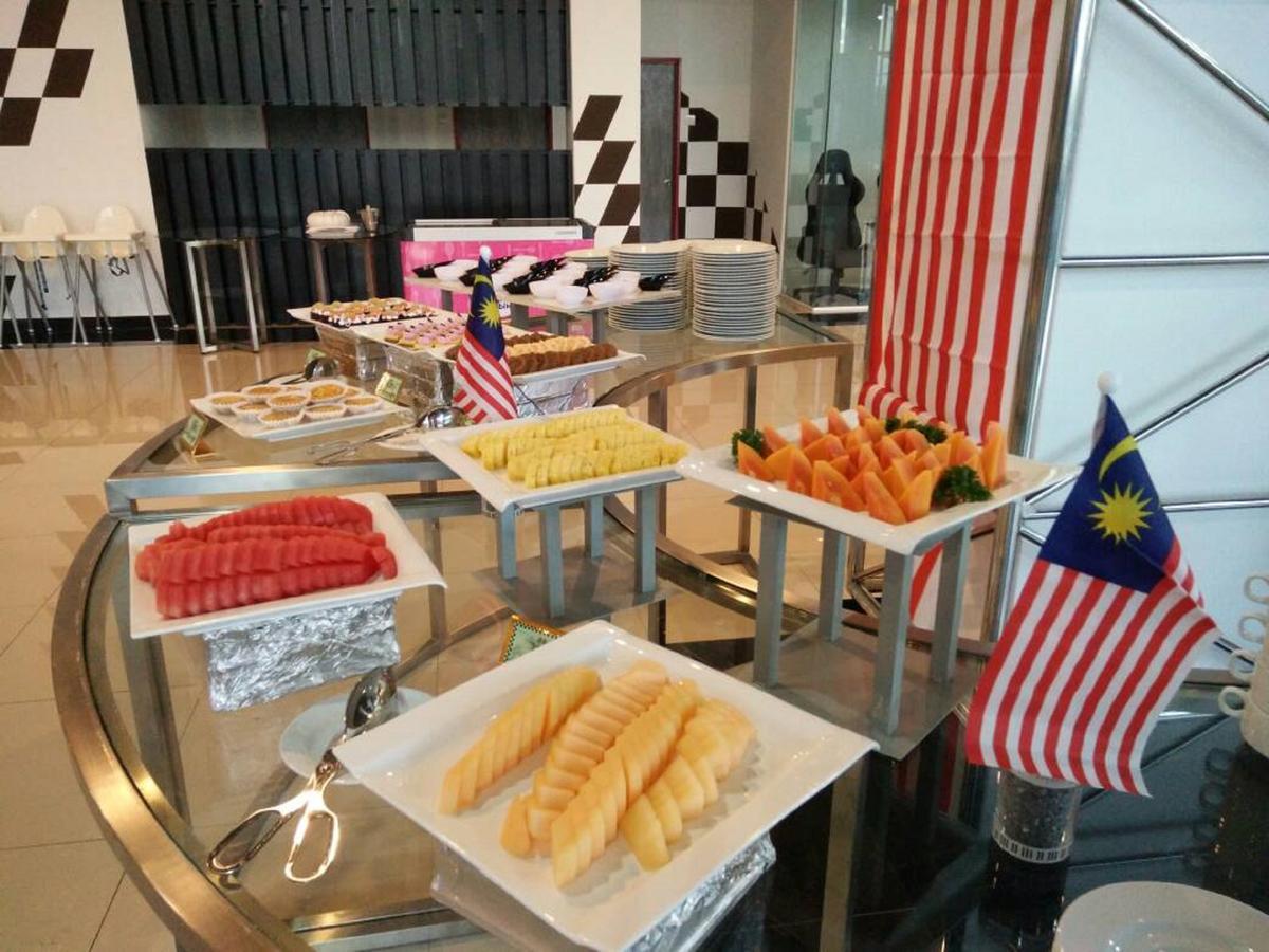 Hype Motorsport Hotel Nilai Zewnętrze zdjęcie