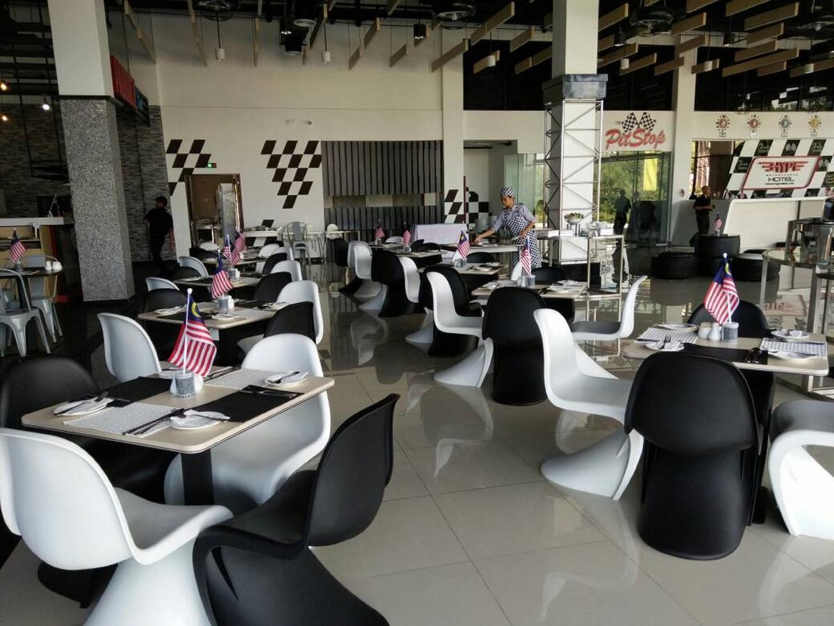 Hype Motorsport Hotel Nilai Zewnętrze zdjęcie