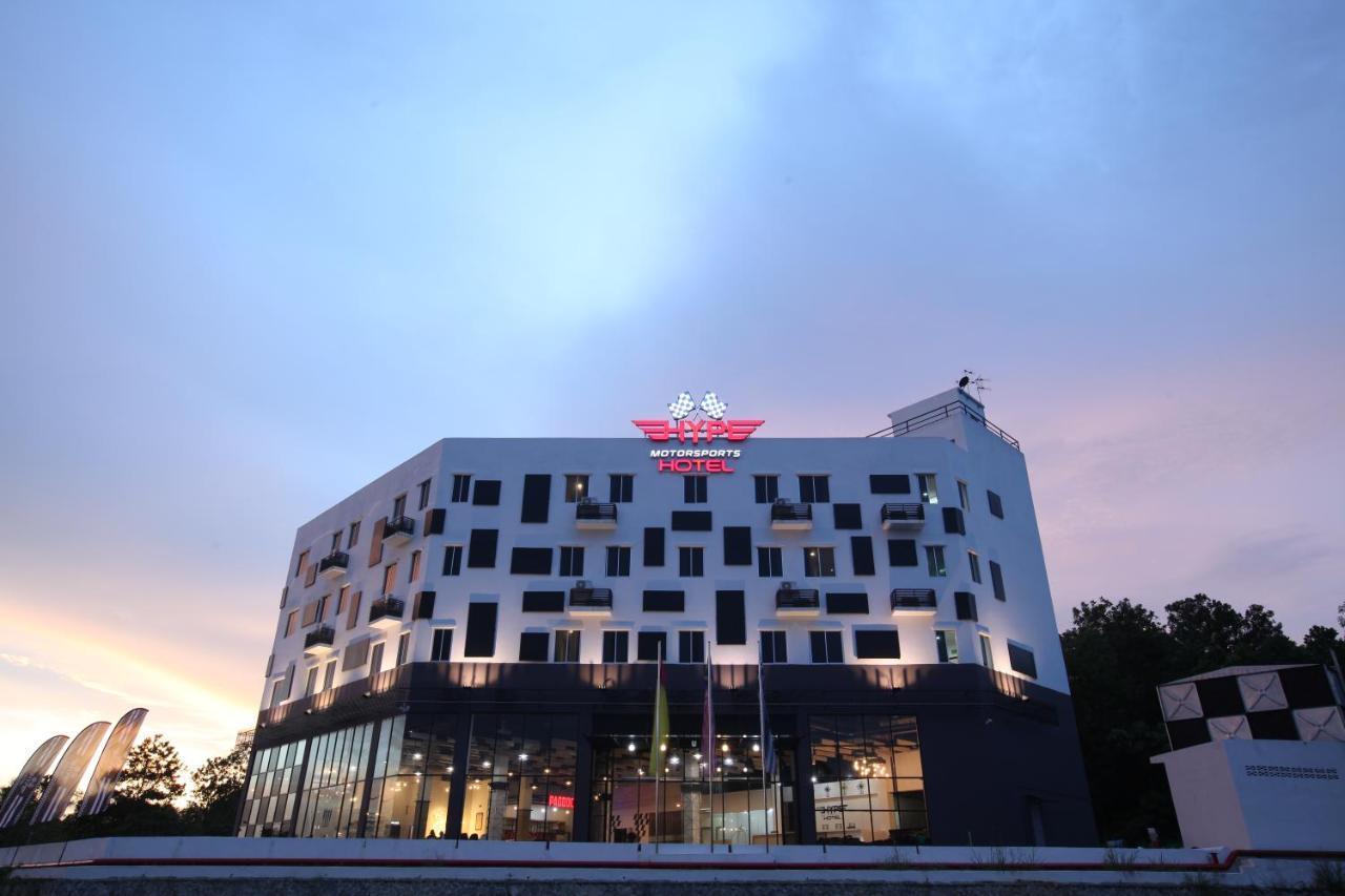 Hype Motorsport Hotel Nilai Zewnętrze zdjęcie